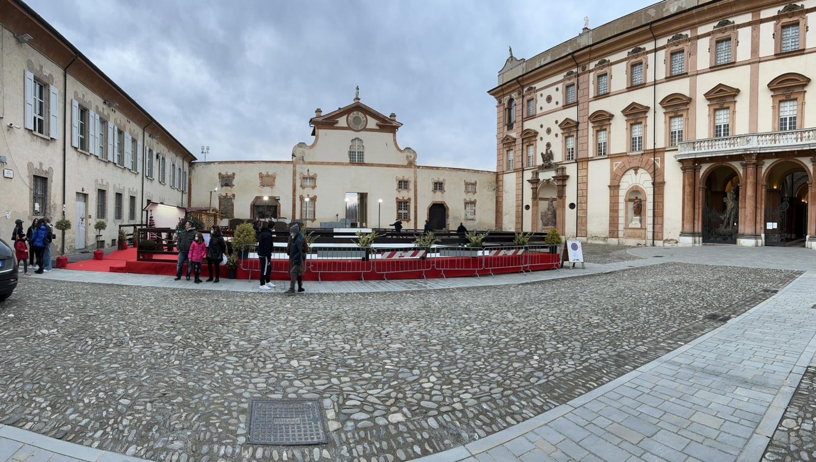 Ritorna la pista di ghiaccio a Sassuolo nel Piazzale della Rosa
