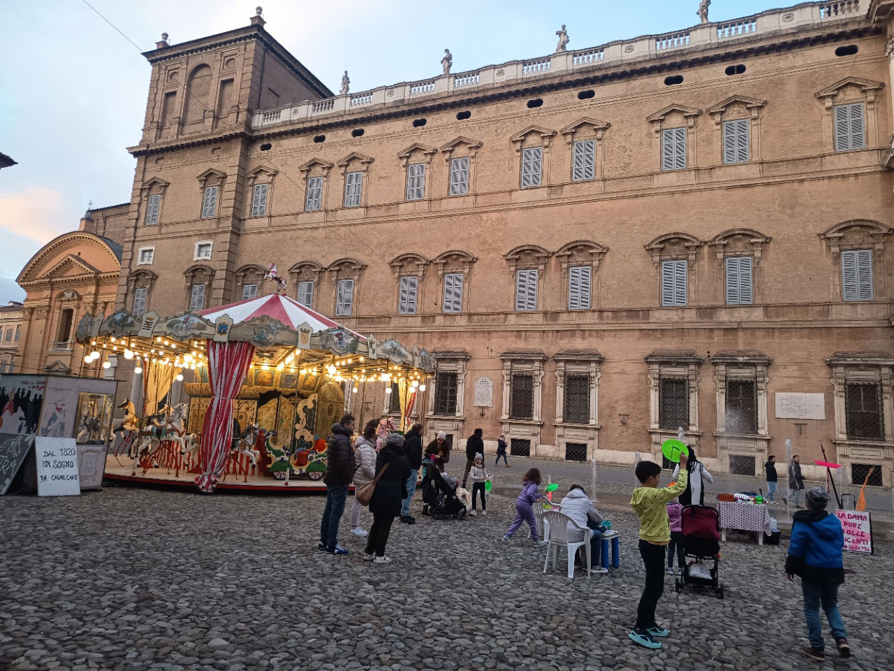Giostra antica di Piazza Roma